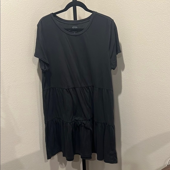 GAP Black Tiered Mini Dress - Picture 1 of 3